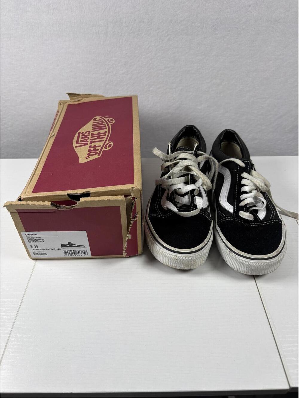 Vans Old Skool Black White Low Top Sneaker Sz 5M 6.5W VN000D3HY28 New Box